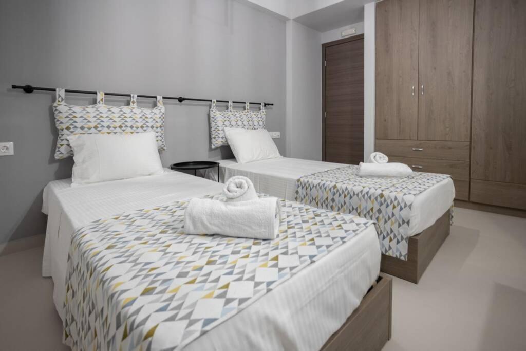 Mela Luxury Apartments Maroulás Esterno foto
