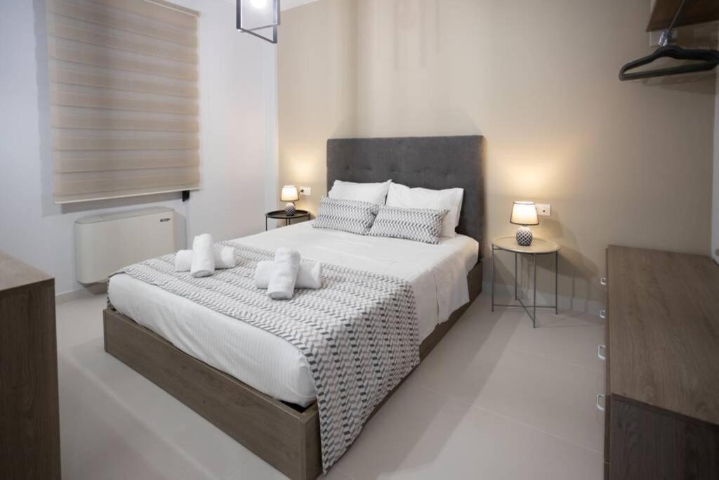 Mela Luxury Apartments Maroulás Esterno foto