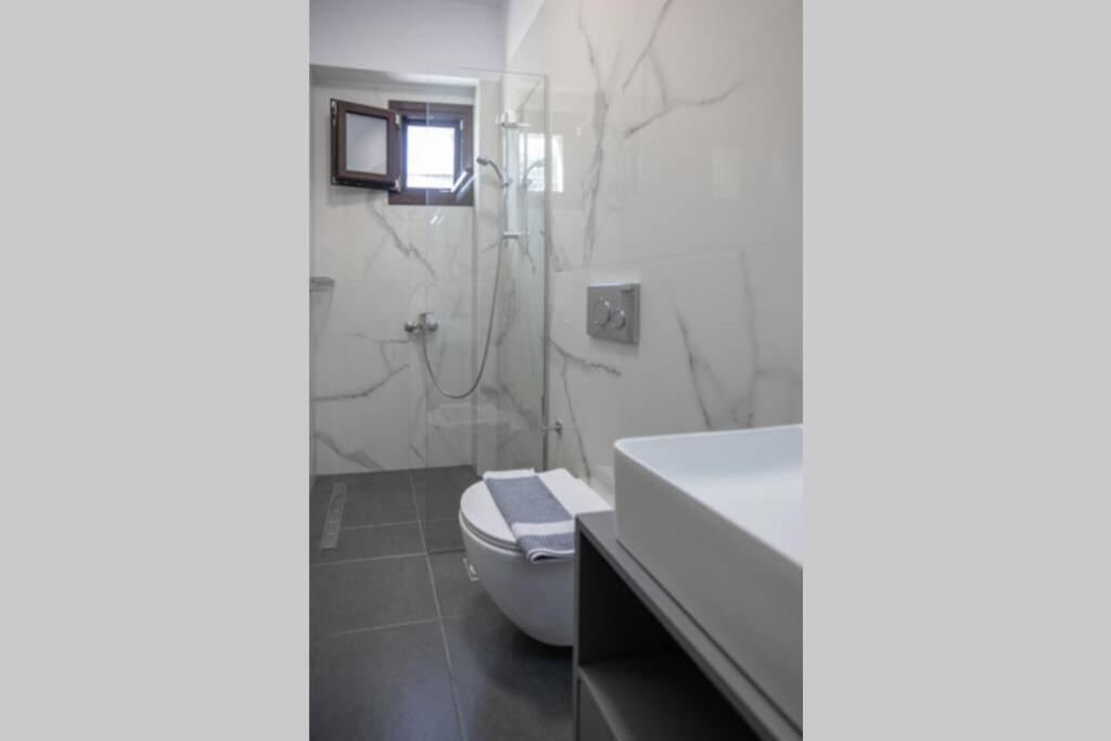 Mela Luxury Apartments Maroulás Esterno foto