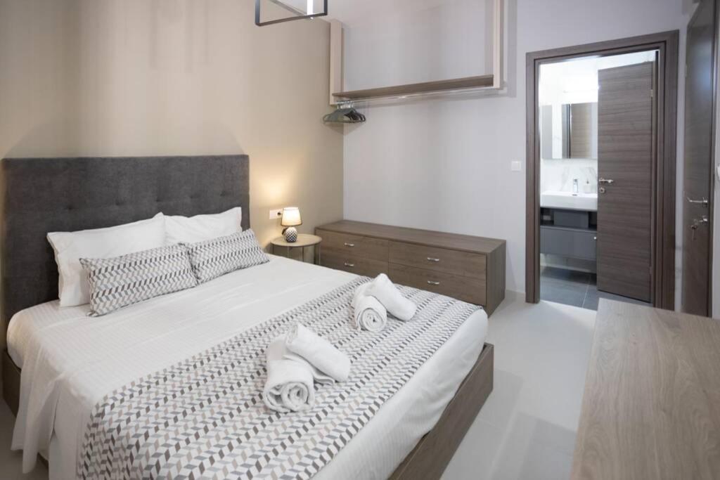 Mela Luxury Apartments Maroulás Esterno foto