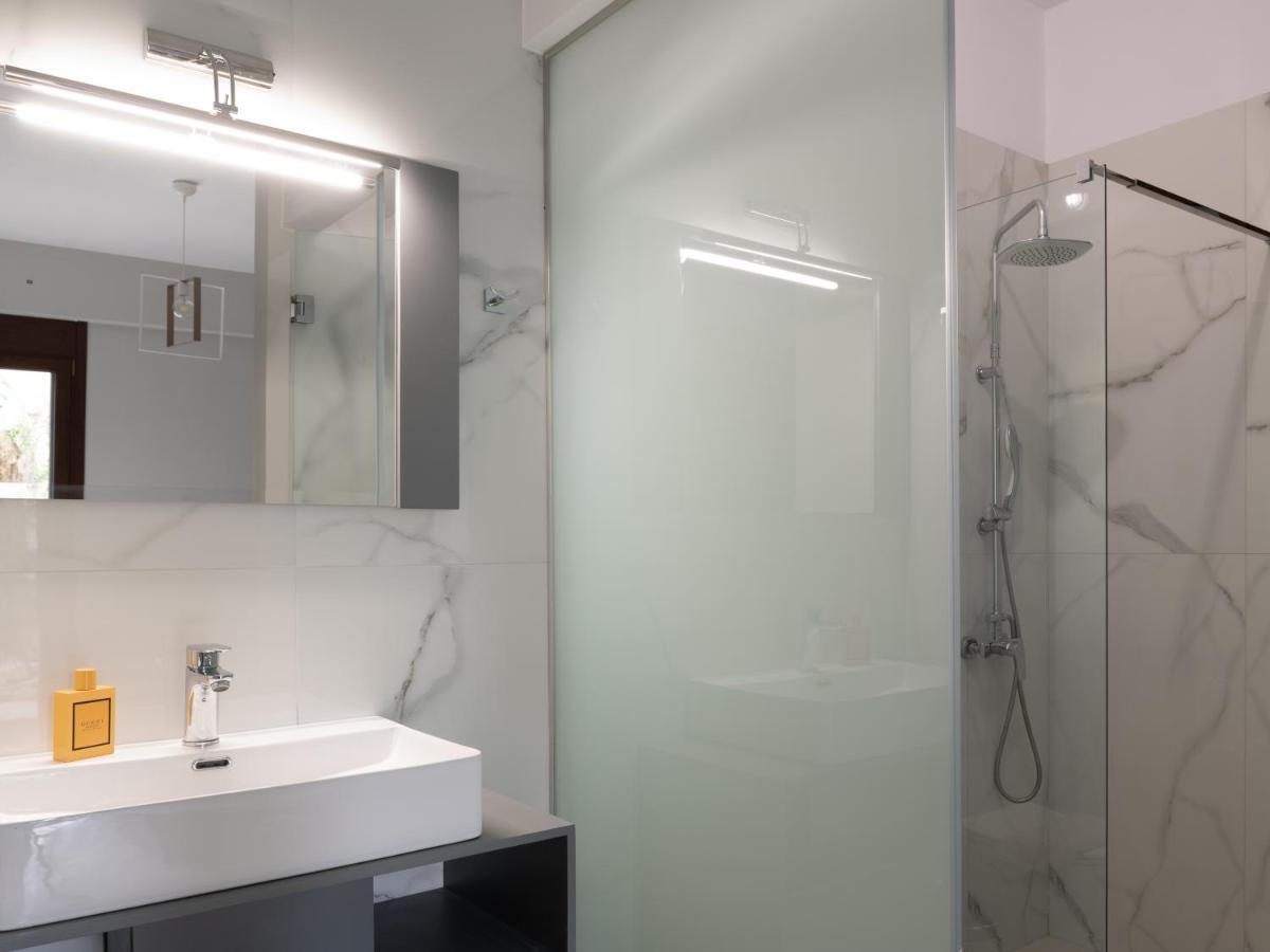 Mela Luxury Apartments Maroulás Esterno foto