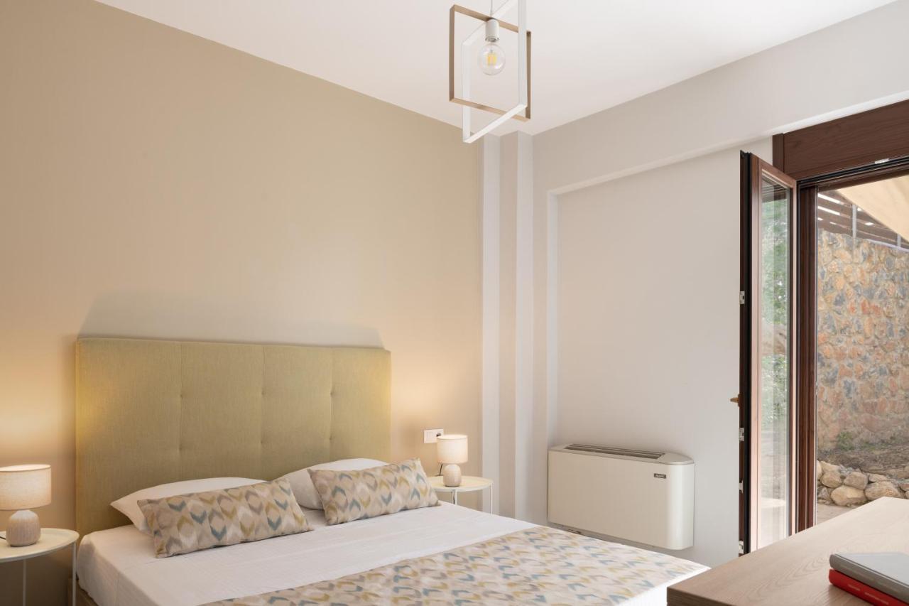 Mela Luxury Apartments Maroulás Esterno foto
